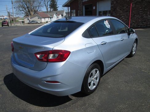 Used 2018 Chevrolet Cruze LS image 11