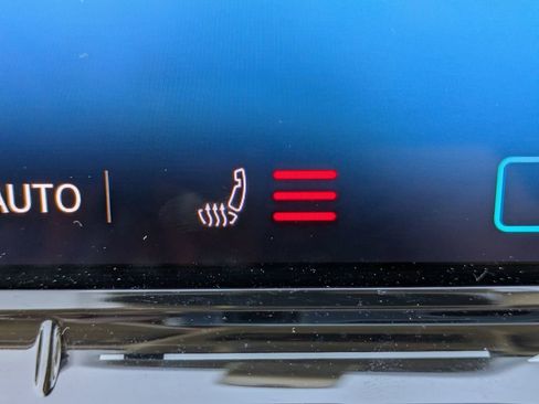 Used 2025 Volkswagen Tiguan S image 29