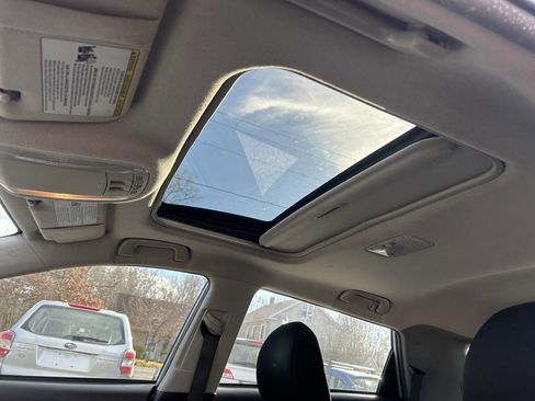 Used 2009 Toyota Matrix S image 11