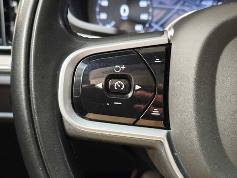 Used 2022 Volvo V60 T5 Cross Country image 19