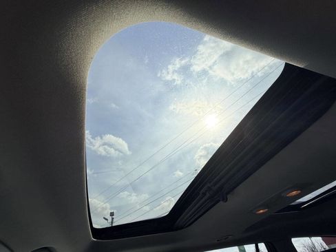 Used 2011 Buick Enclave CXL image 25