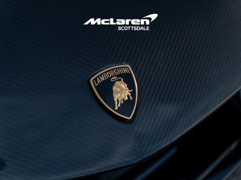 Used 2024 Lamborghini Revuelto image 12