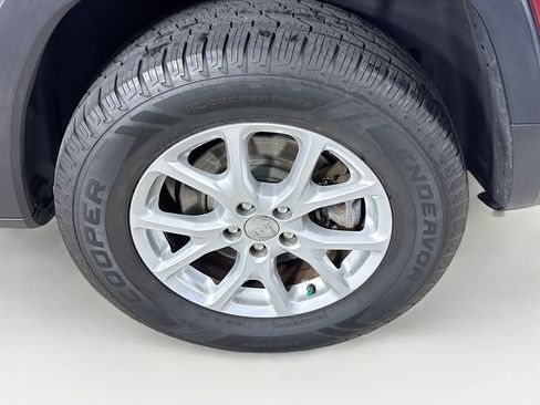 Used 2015 Jeep Cherokee Latitude AWD/4WD image 36