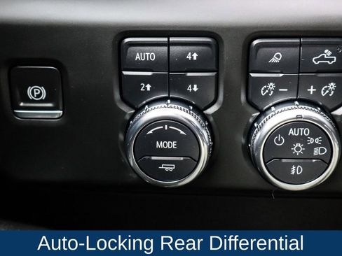 Used 2025 GMC Sierra 1500 AT4 w/ AT4 Premium Package image 23