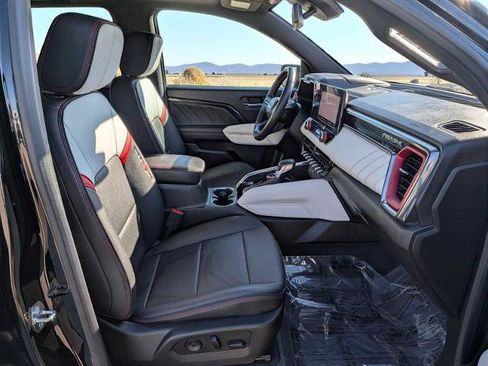 Used 2023 GMC Canyon AT4X AWD/4WD image 17