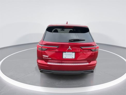 New 2026 Mitsubishi Outlander ES image 7