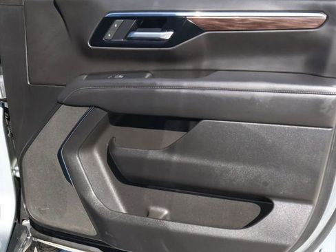 Used 2025 Chevrolet Tahoe Z71 image 16