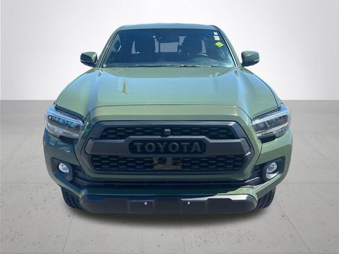 Used 2021 Toyota Tacoma TRD Off-Road w/ TRD Premium Off Road Package AWD/4WD image 3