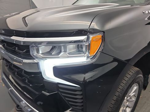 Used 2025 Chevrolet Silverado 1500 LT image 14