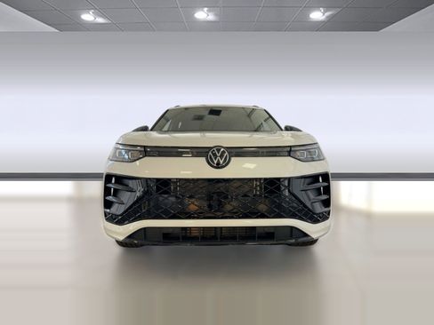 New 2026 Volkswagen Tiguan SE R-Line image 6