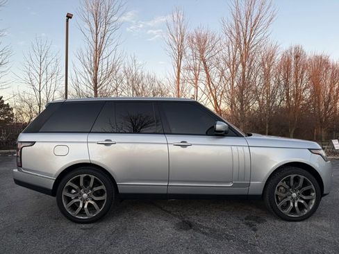 Used 2017 Land Rover Range Rover Supercharged image 2