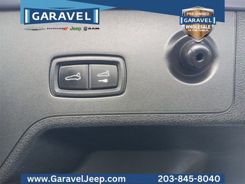 Used 2018 Porsche Panamera 4 image 25