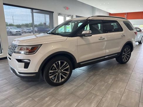 Used 2018 Ford Explorer Platinum AWD/4WD image 4