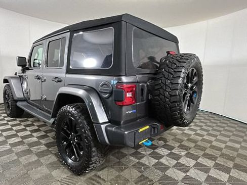 Used 2023 Jeep Wrangler Unlimited Sahara w/ Cold Weather Group AWD/4WD image 4