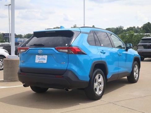 Used 2021 Toyota RAV4 XLE FWD image 5