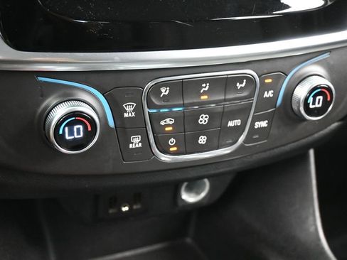 Used 2019 Chevrolet Traverse LT FWD image 19