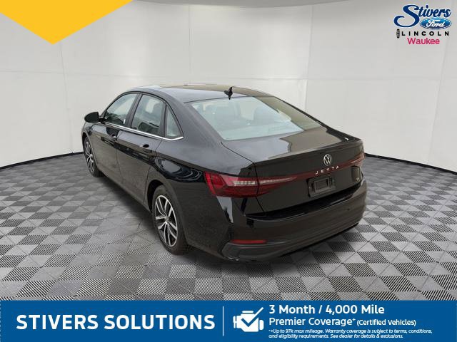 Used 2025 Volkswagen Jetta SE FWD image 8