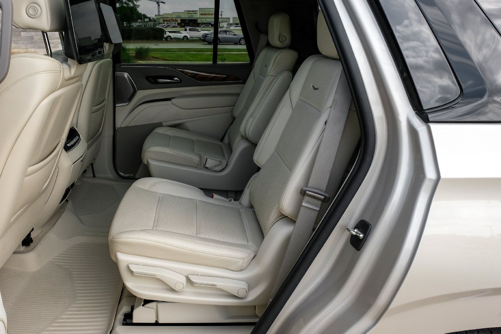 Used 2021 Cadillac Escalade Sport Platinum AWD/4WD image 46