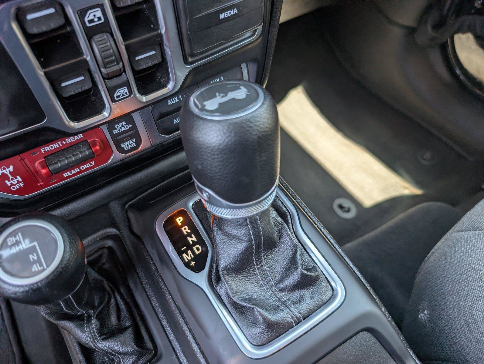 Used 2025 Jeep Wrangler Unlimited Rubicon AWD/4WD image 22