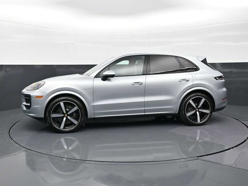 New 2026 Porsche Cayenne E-Hybrid image 2