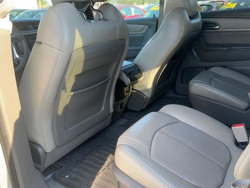 Used 2017 Chevrolet Traverse LT image 15