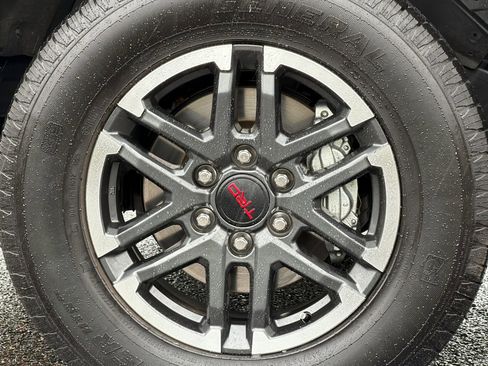 Certified 2025 Toyota Tacoma TRD Sport image 24