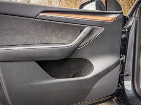 Used 2023 Tesla Model Y Performance image 42