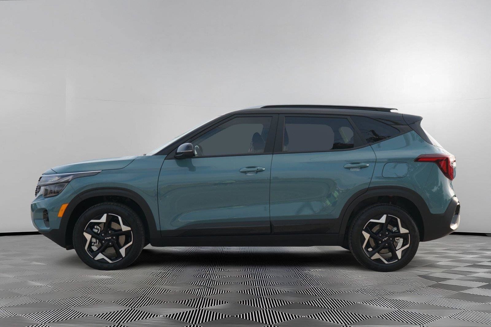 Used 2025 Kia Seltos S AWD/4WD image 7