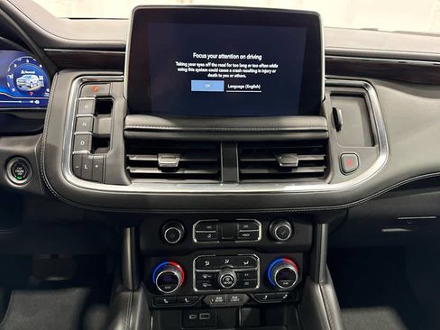 Certified 2022 Chevrolet Tahoe Z71 w/ Z71 Off-Road Package AWD/4WD image 19