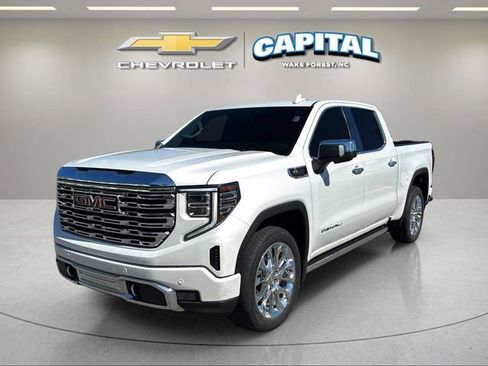 Used 2023 GMC Sierra 1500 Denali w/ Denali Reserve Package AWD/4WD image 9