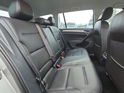 Used 2015 Volkswagen Golf TDI S image 28