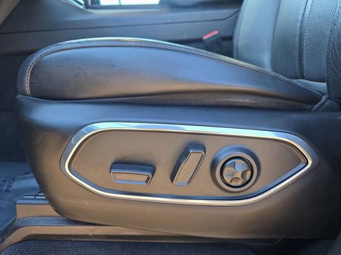 Used 2023 Jeep Wagoneer Series II AWD/4WD image 30