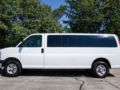 Used 2017 Chevrolet Express 3500 LT w/ LT Preferred Equipment Group RWD image 20