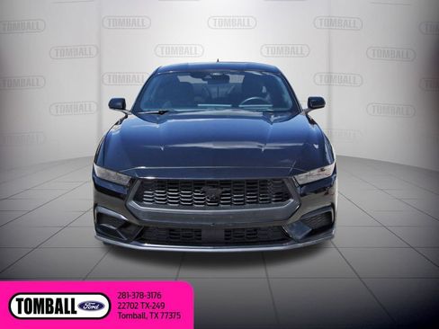 Certified 2024 Ford Mustang Coupe RWD image 2