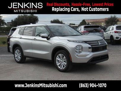 New 2026 Mitsubishi Outlander ES