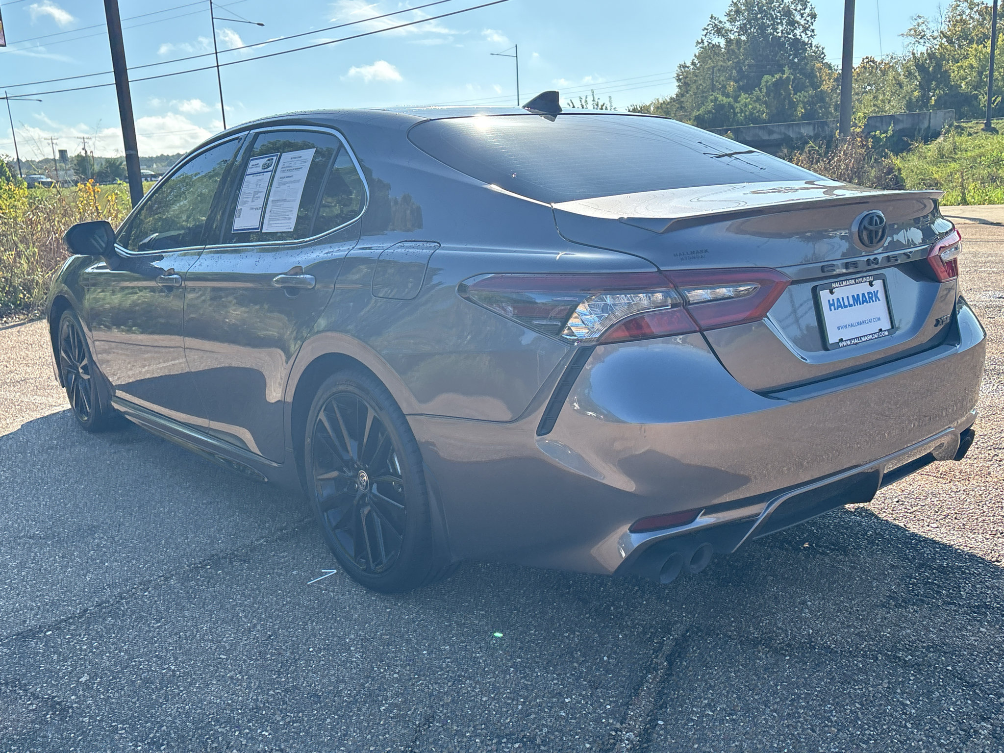 Used 2022 Toyota Camry XSE FWD image 5