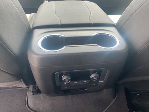 New 2025 Chevrolet Suburban Premier image 13