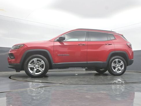Used 2024 Jeep Compass Latitude AWD/4WD image 45
