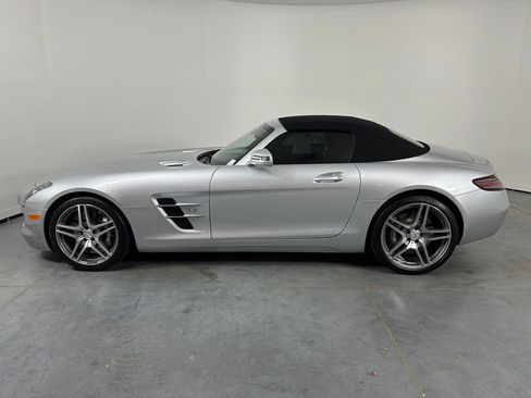 Used 2012 Mercedes-Benz SLS AMG Roadster image 2