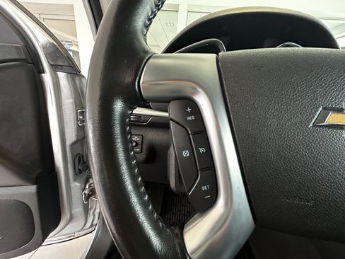 Used 2015 Chevrolet Traverse LT FWD image 12