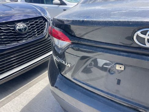 Used 2022 Toyota Corolla LE FWD image 5