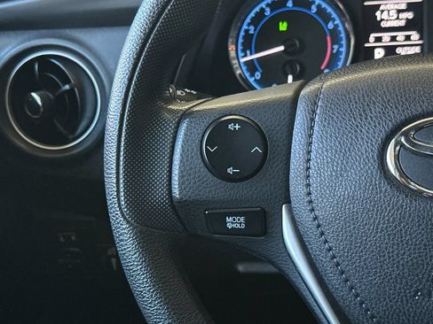 Used 2017 Toyota Corolla LE w/ Carpet Mat Package (TMS) FWD image 26