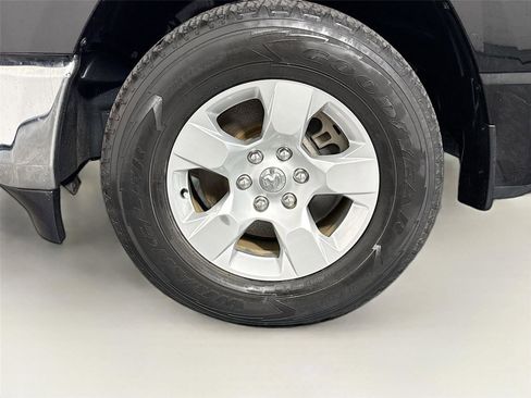 Used 2021 RAM 1500 Big Horn RWD image 24