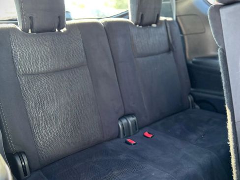 Used 2013 Nissan Pathfinder SV image 17