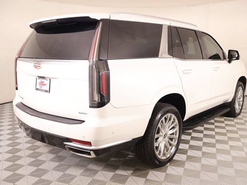 Used 2022 Cadillac Escalade Premium Luxury AWD/4WD image 24