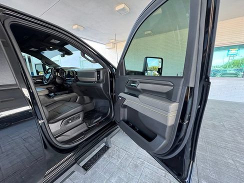 Used 2024 Chevrolet Silverado 2500 ZR2 w/ Technology Package AWD/4WD image 15
