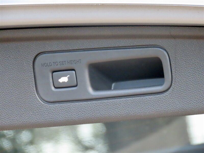 Used 2025 Honda Odyssey EX-L image 10