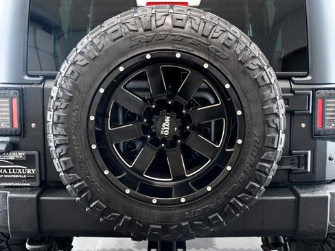 Used 2016 Jeep Wrangler Unlimited Sahara image 16