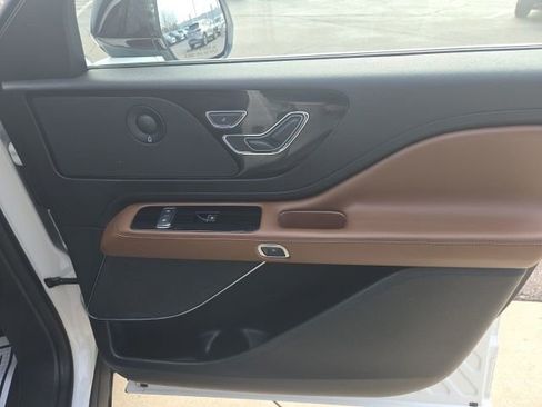 Used 2023 Lincoln Aviator Reserve w/ Elements Package Plus image 26