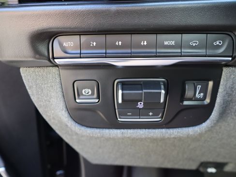 Used 2025 Cadillac Escalade Premium Luxury Platinum w/ LPO, Floor Liner Package AWD/4WD image 24